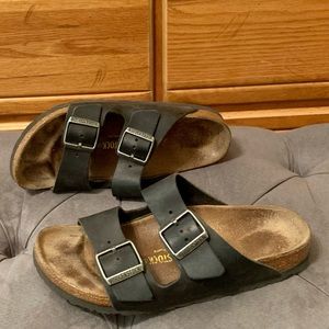 Black Oiled Leather Birkenstock Arizona, 38N